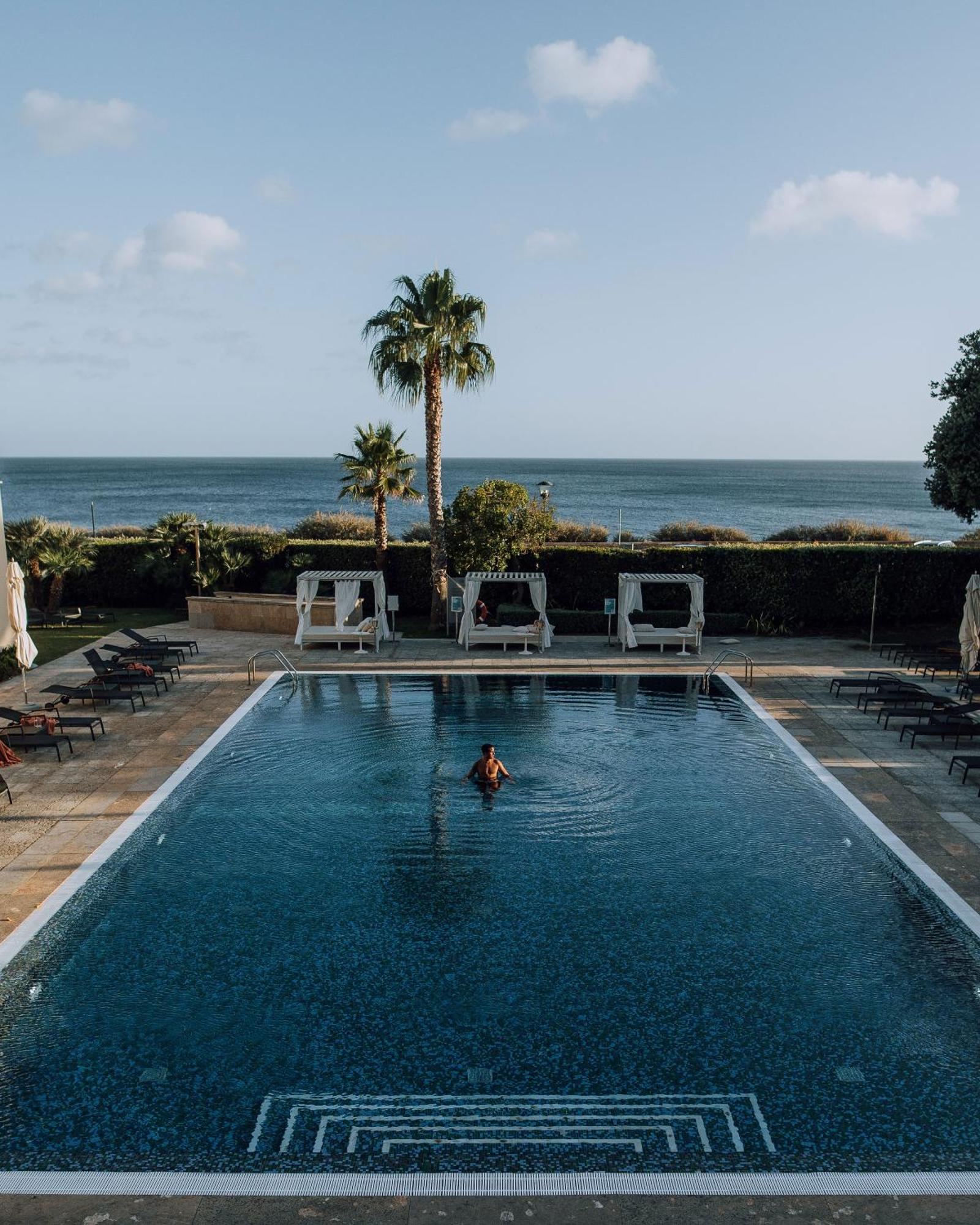 Grande Real Villa Itália Hotel&Spa Cascais Exteriér fotografie The swimming pool at the hotel