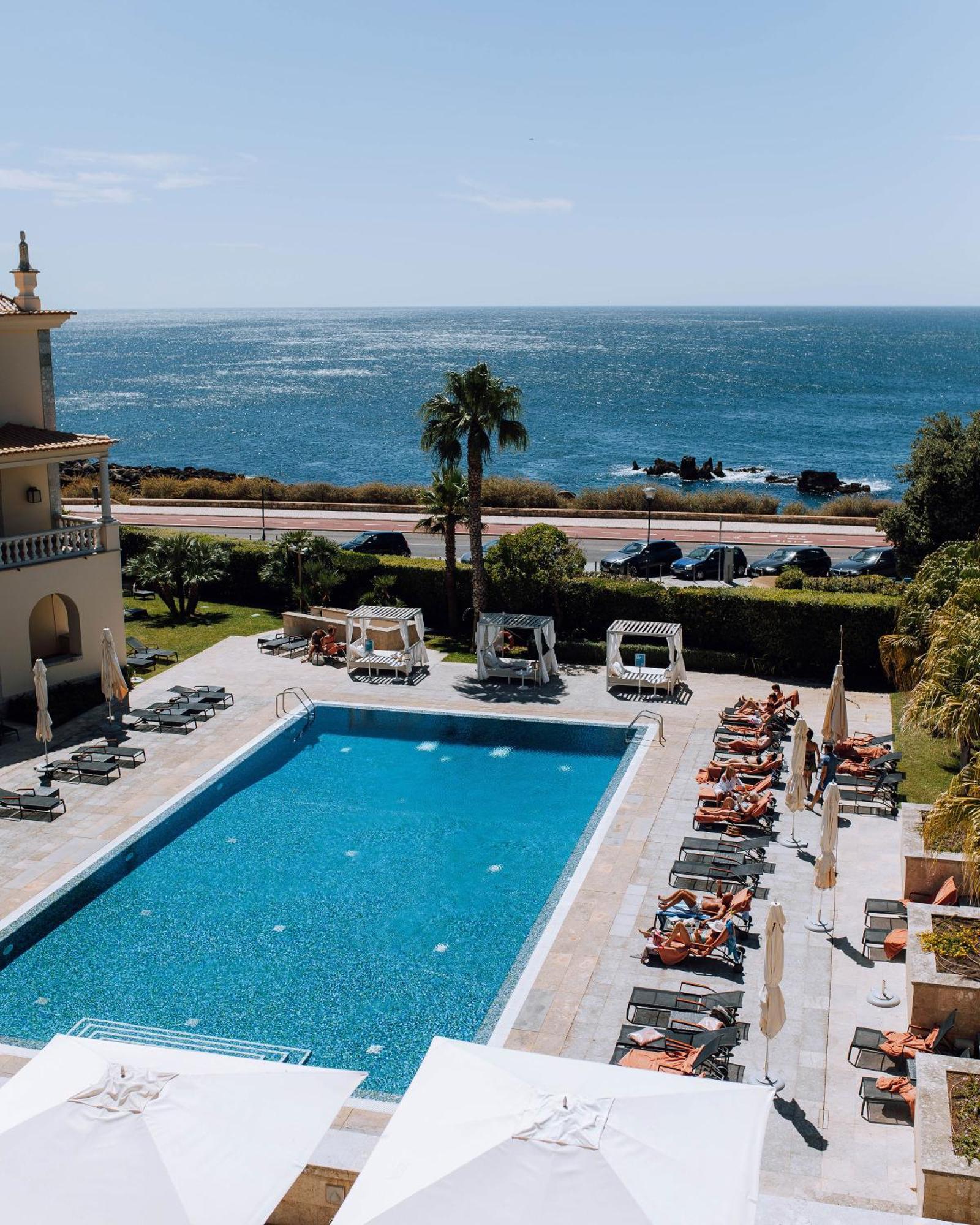Grande Real Villa Itália Hotel&Spa Cascais Exteriér fotografie The pool at the hotel