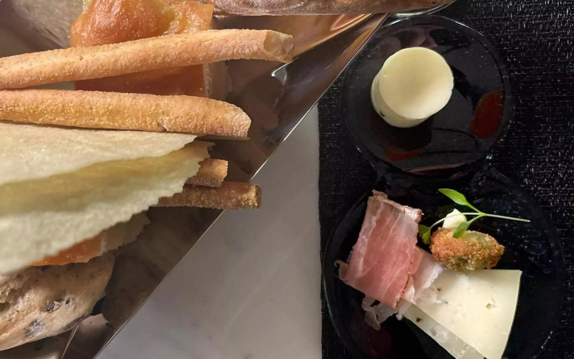 Grande Real Villa Itália Hotel&Spa Cascais Exteriér fotografie A cheese and ham platter