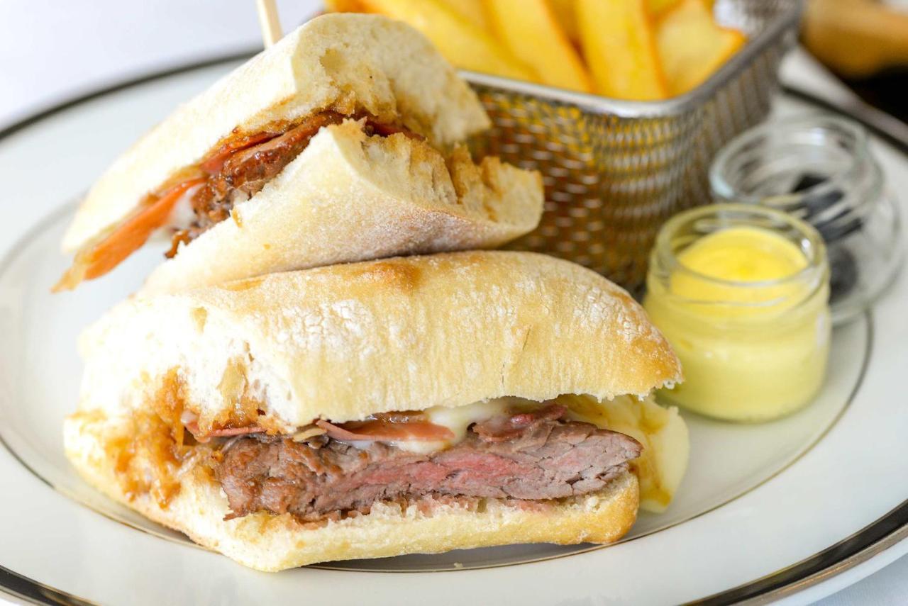 Grande Real Villa Itália Hotel&Spa Cascais Exteriér fotografie A steak sandwich